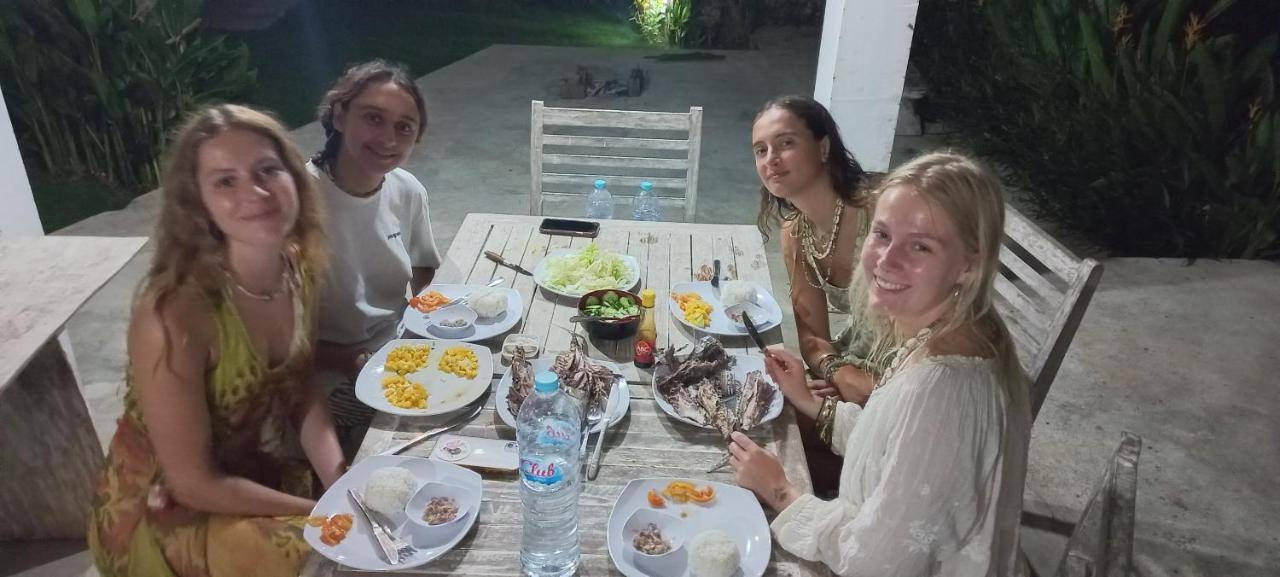 Castaway Island Hostel Lembongan Exterior foto