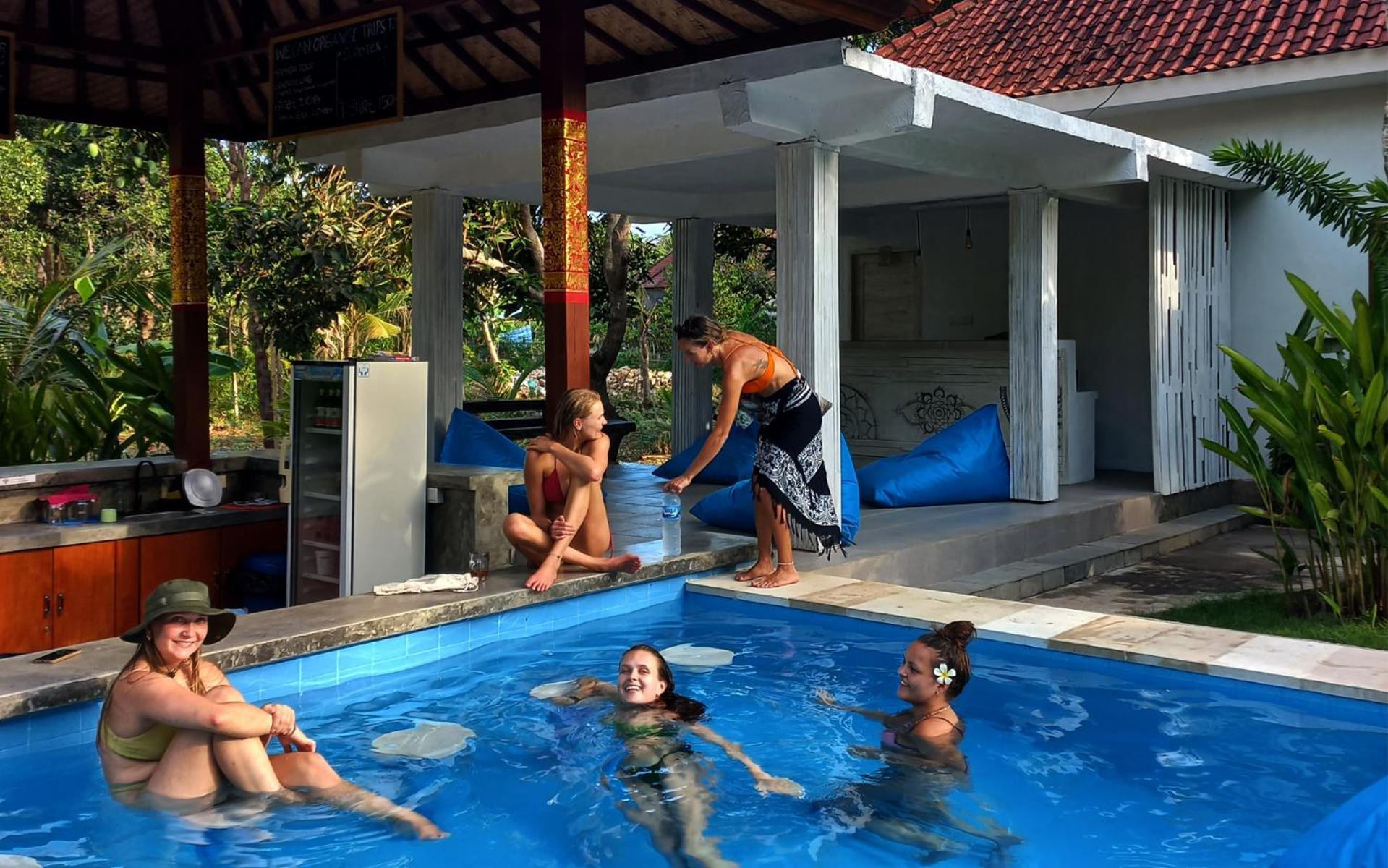 Castaway Island Hostel Lembongan Exterior foto