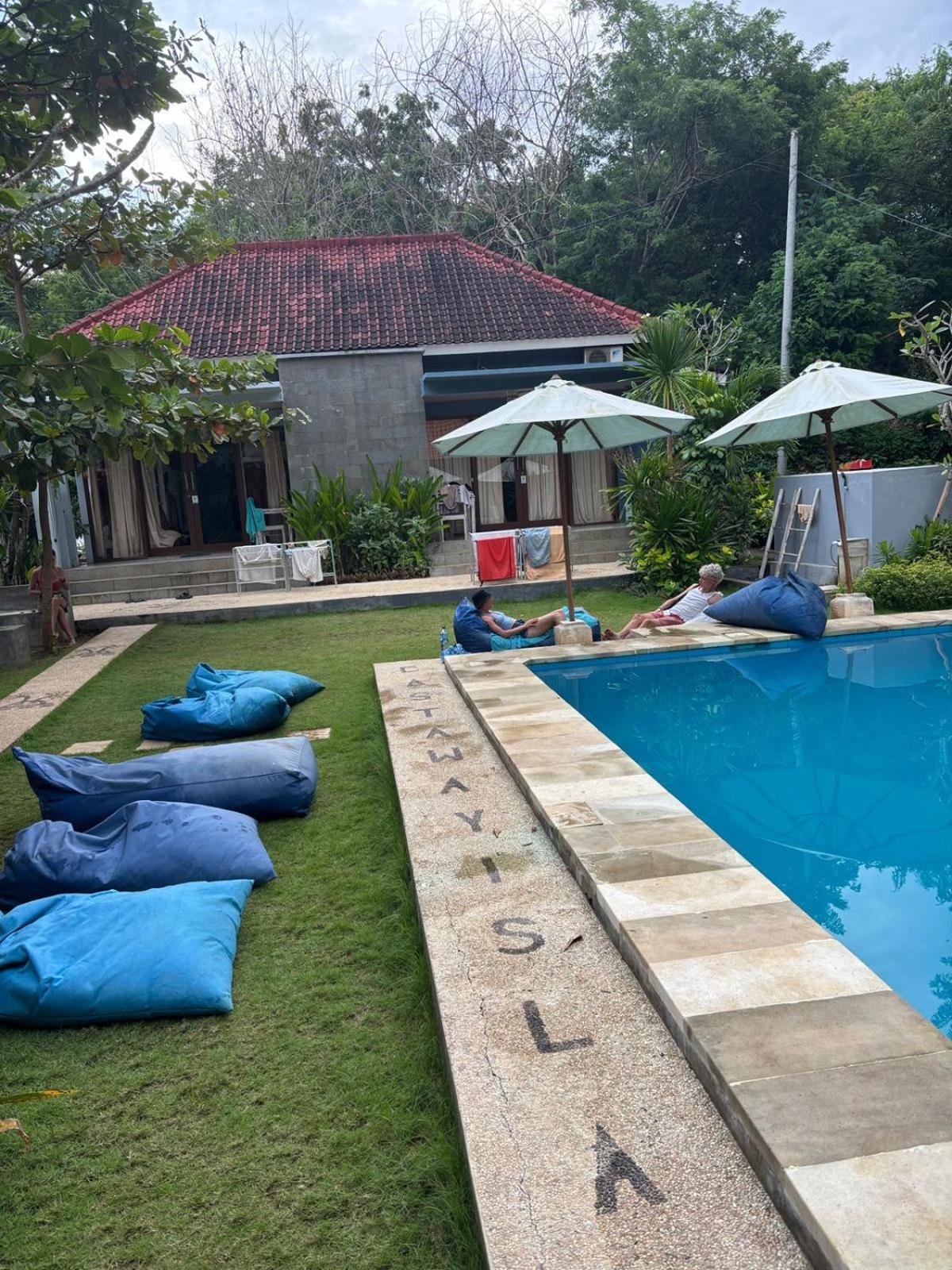 Castaway Island Hostel Lembongan Exterior foto