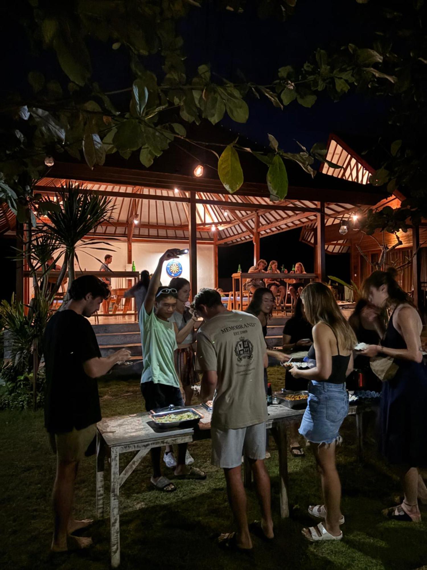 Castaway Island Hostel Lembongan Exterior foto